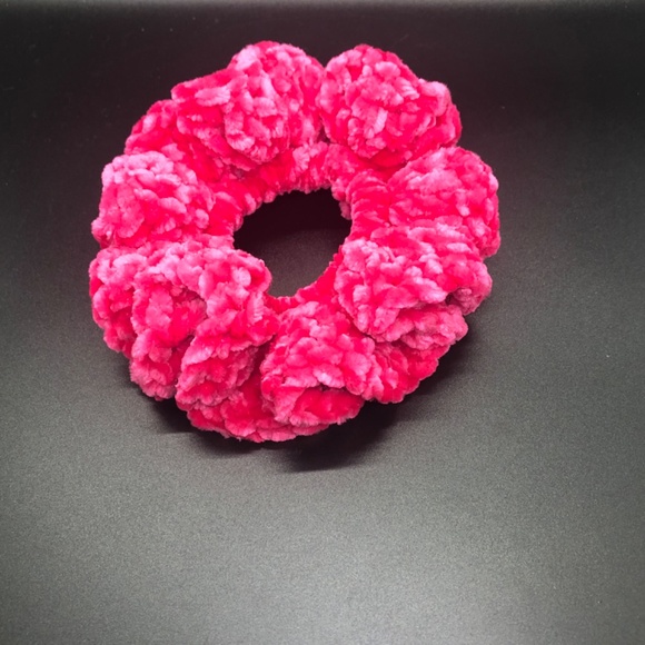 Free Love Hair Scrunchie - Luxe Velour Hair Tie - Picture 7 of 15